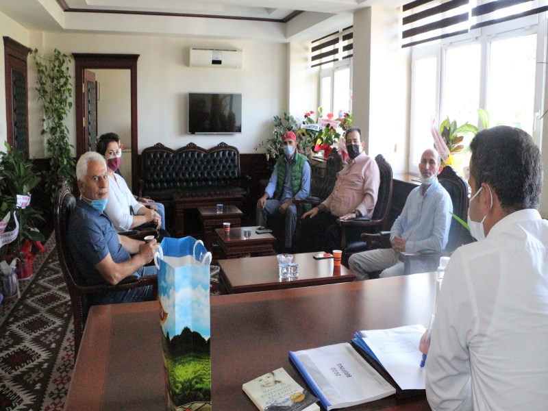 Arhavi MHP İlçe Başkanı Adil HATİNOĞLU ve Arhavi MHP İlçe Teşkilatı Yönetim Kurulu Üyelerinin ziyareti.
